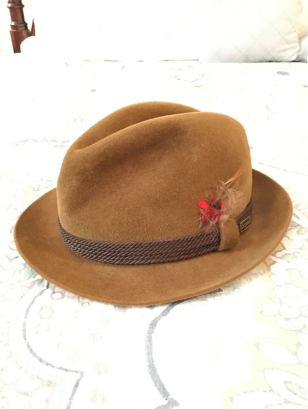 Vintage Dobbs New York Brown Felt Fedora Hat with Feather Accent Size 7 1/8